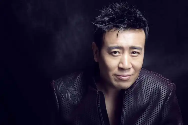 演了半辈子配角的于和伟,现在终于成为了男一号