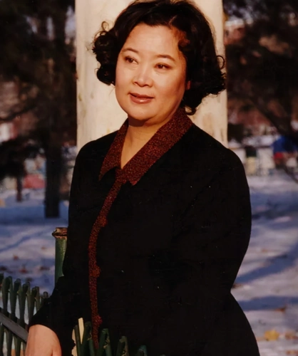 幸运的方青卓,二婚嫁给"救命恩人",恩爱一生成人生赢家