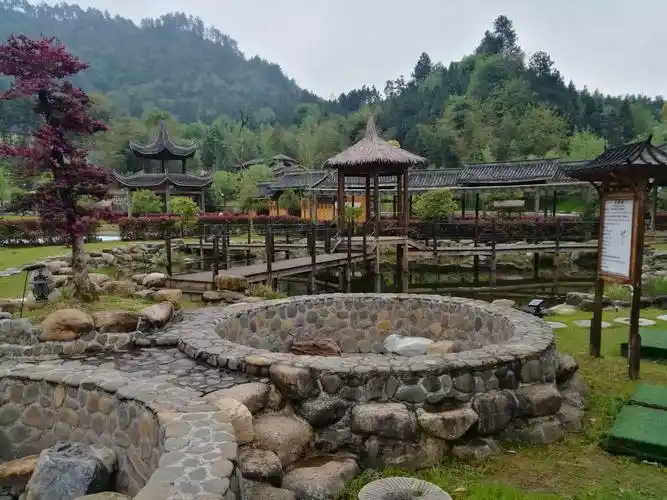 养心谷温泉休闲游