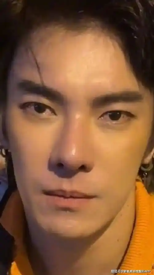 腰间勒肉被喷上热搜_网友_王一博_美女