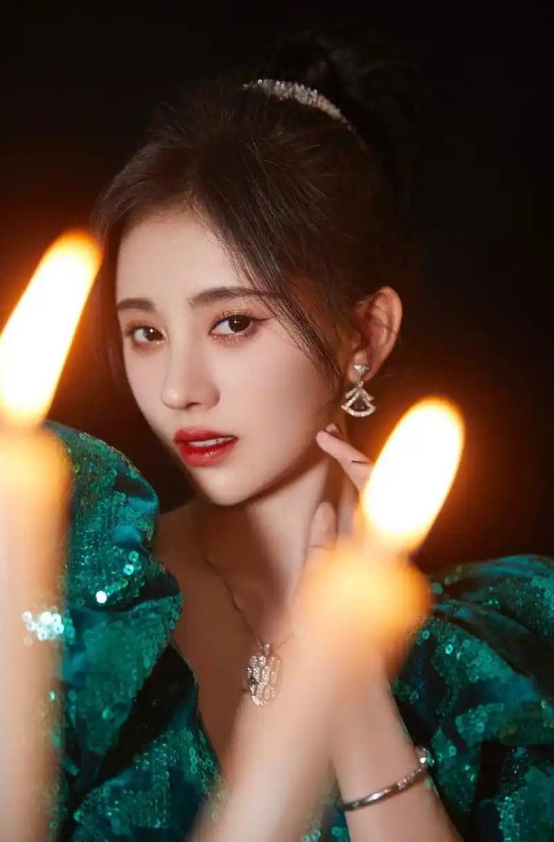 鞠婧祎高清壁纸头像(二十五)[心]