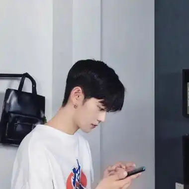 男生短发阳光帅气头像2021大全1g的大脑袋装了2g的烦恼