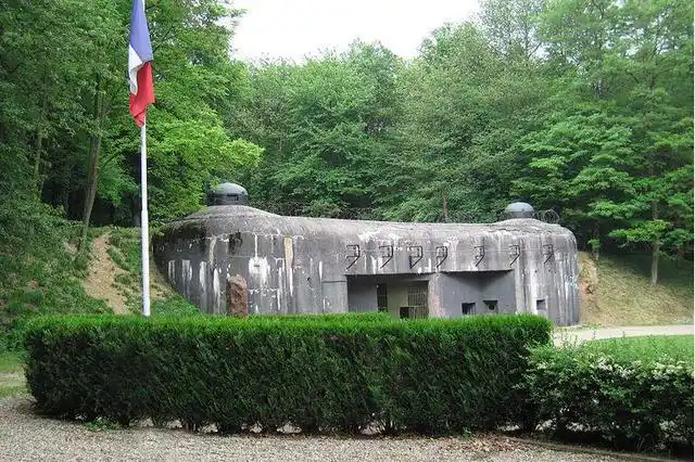 法国当年为什么要修建马奇诺防线?