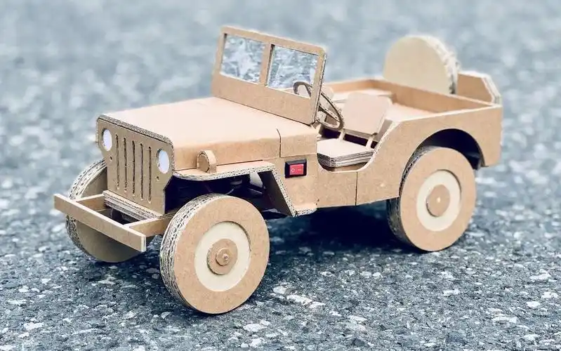 手工搬运用纸板制作一辆小车车