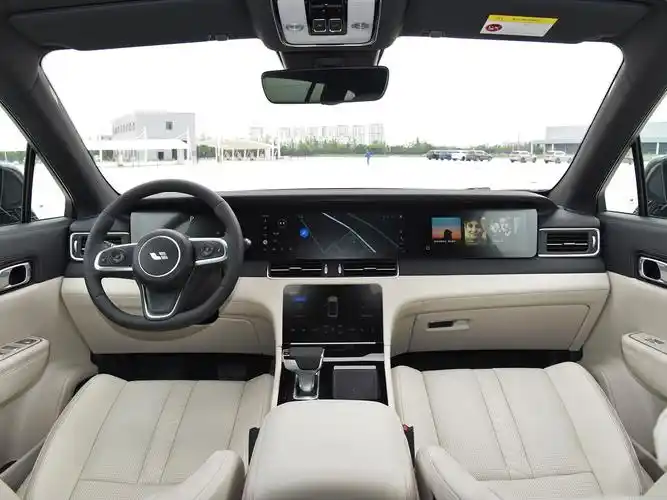 增程式电动车理想one拥有800km的续航里程