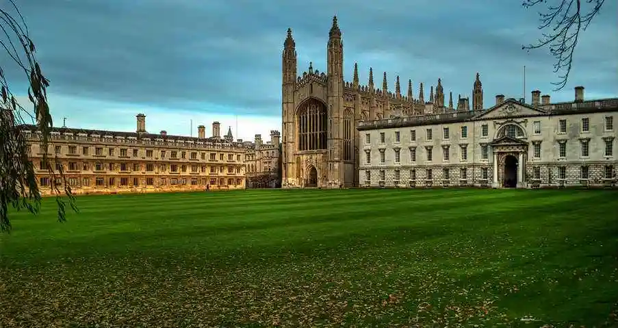 英国牛津大学和剑桥大学都有哪些特色