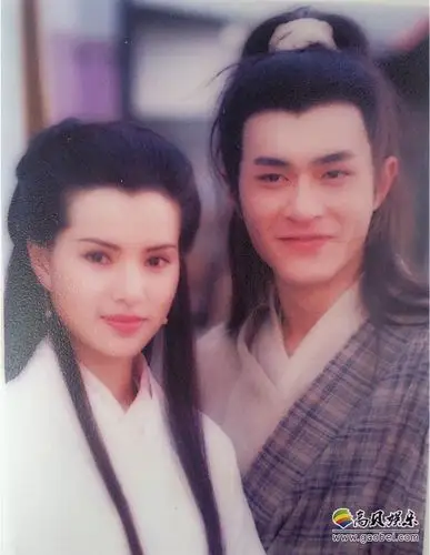 李若彤晒出和古天乐合照小龙女杨过时隔七年同框粉丝大呼感动