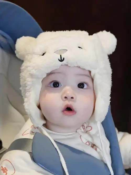 嘴巴鼻子都好看怎么可以生出这么可爱的宝宝90虽然经常被夸,但是