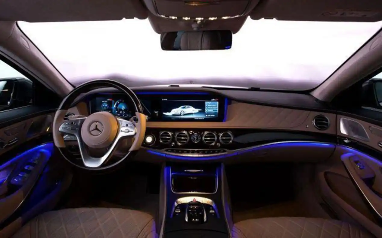 全新奔驰s级实车到店,外观不再优雅,内饰大改,老板们还买吗?