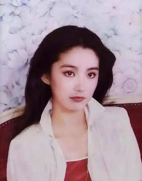 林青霞对秦汉因戏生情,两人纠缠20年,为何转身就嫁给了邢李原?