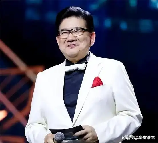 让他参与主持名人访谈节目《可凡倾听》.