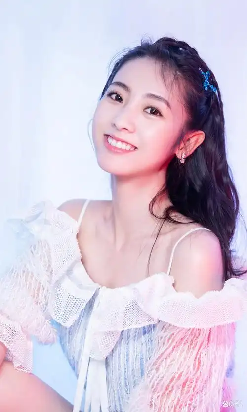 美图分享荔枝少女邢菲自律自信元气满满充满灵气