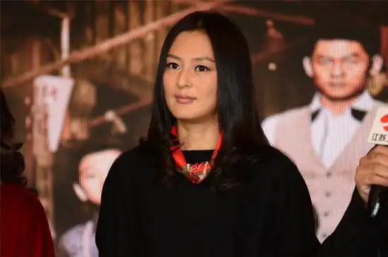 李光洁[微博],马苏[微博]主演的电视剧《团圆饭》定于12月6日在东方