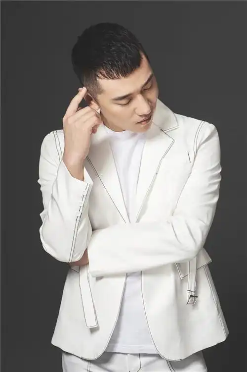 3月26日20:30分,实力派音乐人王琪将携热评22w 的全网爆单《站着等你