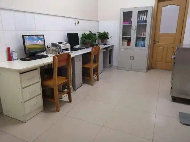 我们整洁的医生办公室!