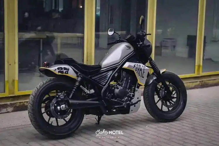 为你的反叛精神量身定制来看看赛克操刀的本田cm300的改装案例