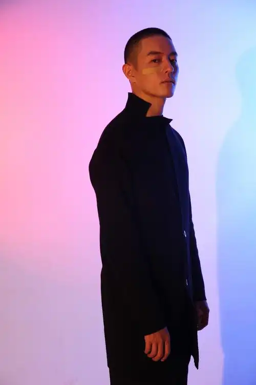 不歪先生的写真摄影作品《男艺术》