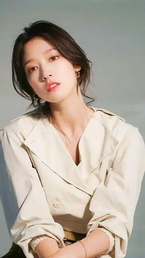 皮肤白美似少女,素颜状态超级好!_朴信惠_嫁衣_新娘