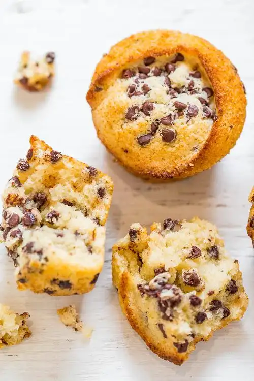 healthy chocolate chip muffins