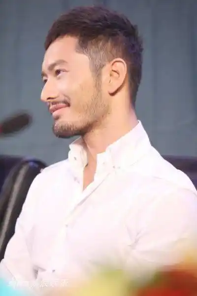 黄晓明自出道以来给大家带来了不少的经典之作,例如《新上海滩》