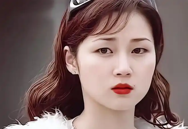 万绮雯早期婴儿肥实在可爱