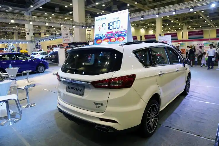 实拍力帆汽车轩朗,二孩政策后,家用7座多功能车新选择!