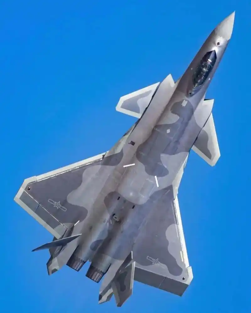 歼-20是成都飞机工业集团为中国军空军研制的中 - 抖音