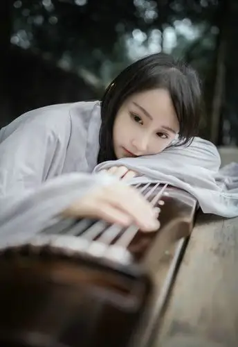 古筝汉服美女古典文艺素雅写真_高清图集_新浪网