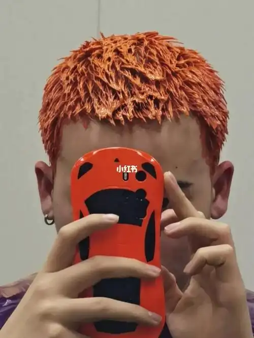 初次尝试橙红色寸头