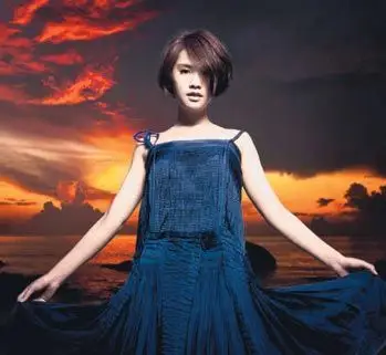 杨丞琳可爱教主变身小女人造型