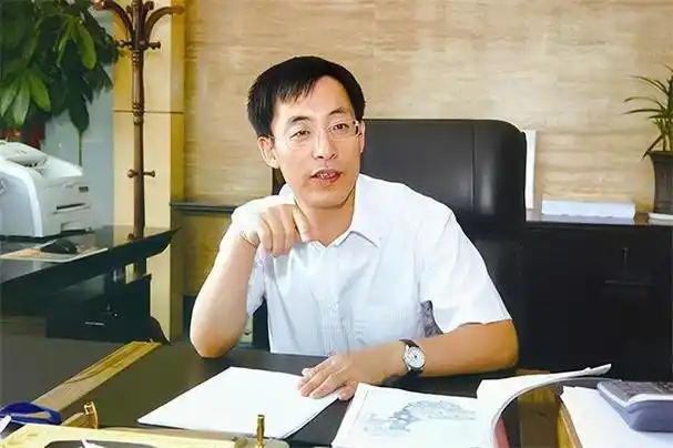 回顾山西煤老板邢利斌:7000万炫富嫁女,最后负债320亿走到尽头