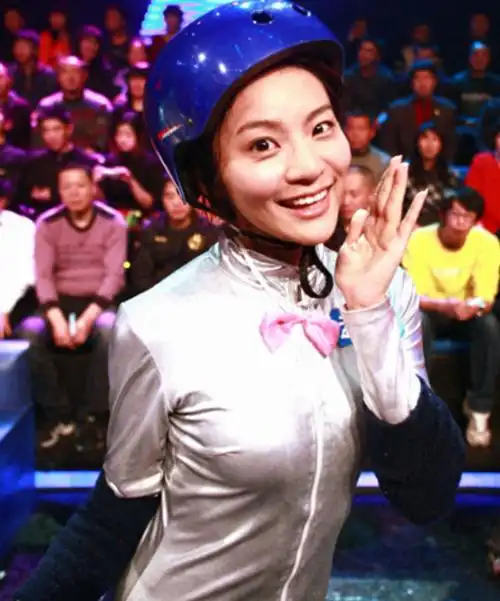 回顾著名主播孟盛楠从兰州走出的央视美女主持41岁仍未婚单身