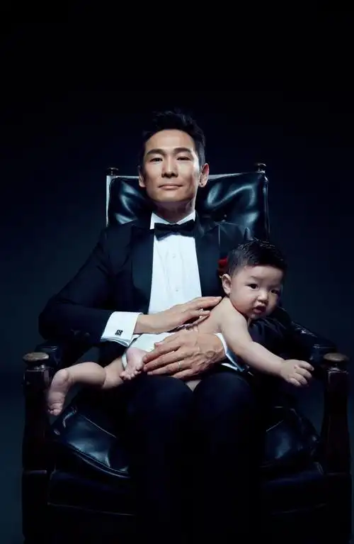香港最红之一的他,如今54岁老来得子,丈母娘比他年龄还小!