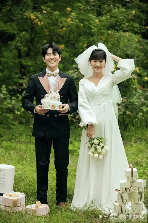 婚纱照六套衣服如何挑选?比如风格上的. ?