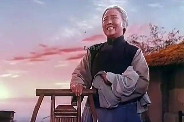 "爷们儿"万一英,70年代演沙奶奶走红,晚年却成"阿庆嫂",70岁去世