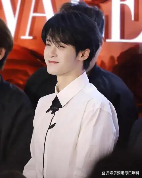 网评8位笑起来超有杀伤力男星!《在暴雪时分》吴磊笑眼超有爱