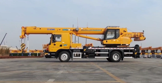 徐工超值小金刚,12吨吊车!32.5米主臂 自制底盘 第五支腿 先导操控