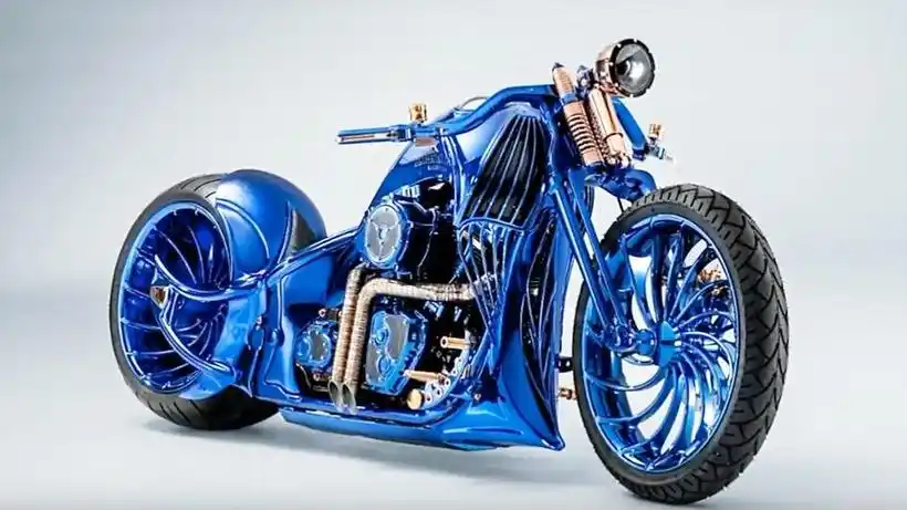 全球最贵摩托车,车身镶嵌360颗钻石,网友:停路边不会被扣吗?