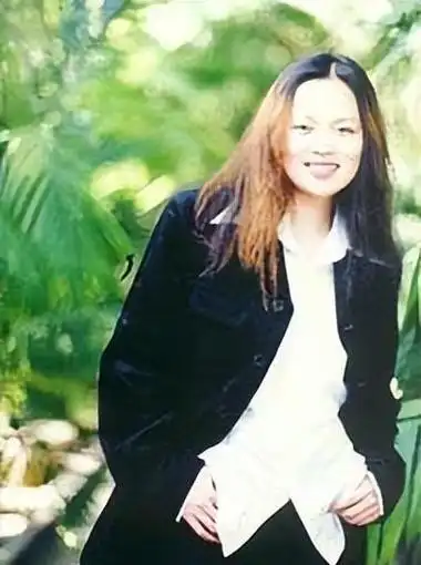 原来她早已去世!被高晓松甩掉,遭汪峰抛弃,她一袭红衣吊死婚房