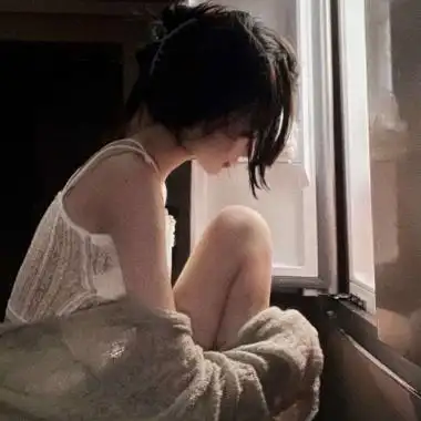 头像女生丧系高冷高清微丧且高冷的女生头像图片