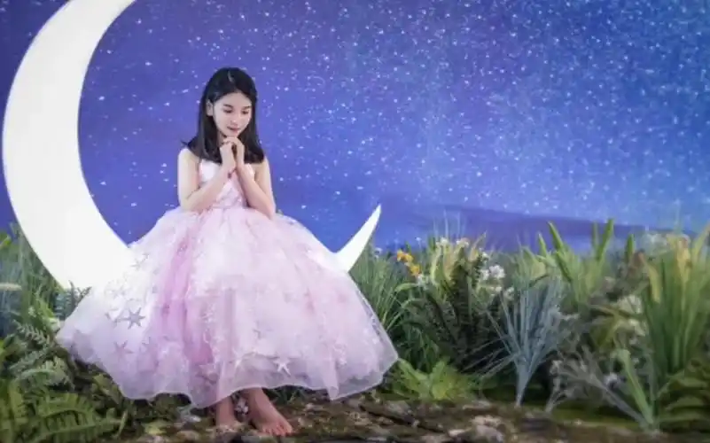 李昕融《我多想快快长大》mtv剧照