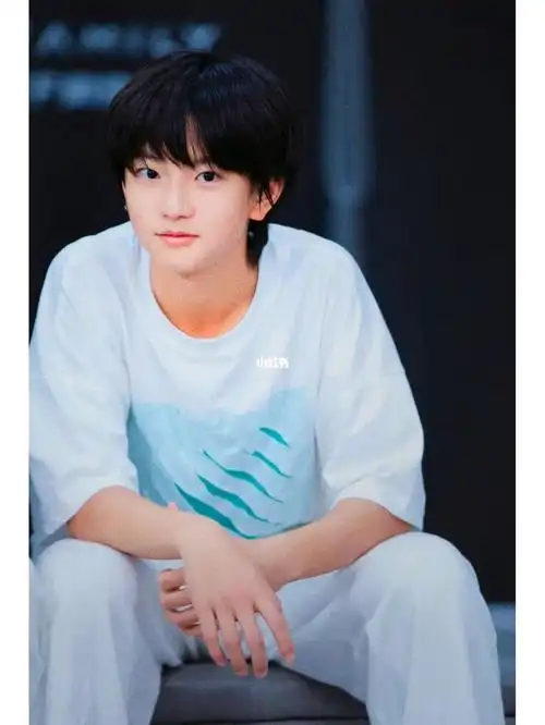 大力收穆祉丞和张峻豪的pb小卡,可多张#tf家族三代