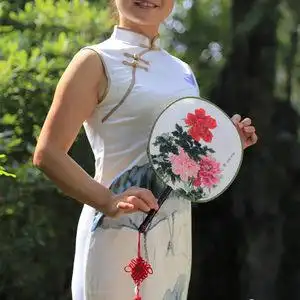 古风加厚大号双面绫绢宫扇花鸟牡丹圆扇子舞蹈旗袍走秀团扇玉佩坠