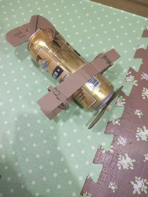 海陆空手工作品――《飞机》 评选活动开始啦,请各位家长为作品投出您