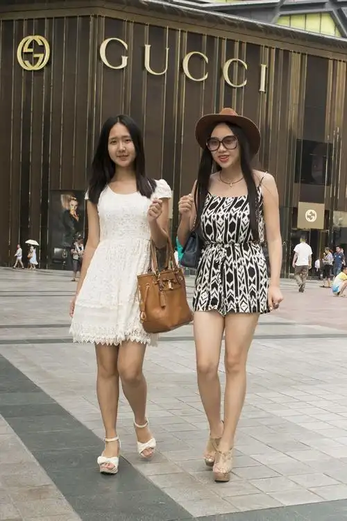 街拍都市美女重庆pk成都哪更优