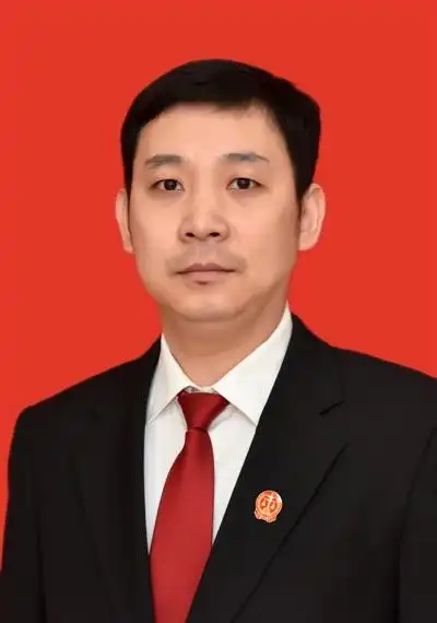 以人民为中心做公正高效司法践行者