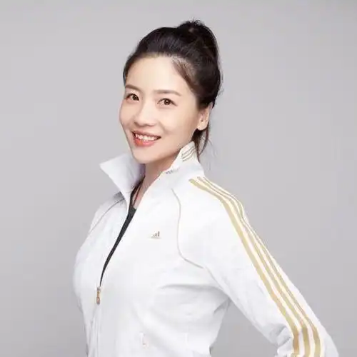 女排奥运冠军魏秋月更美了,明艳动人宛如18岁少女_腾讯新闻