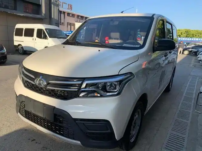 欧诺欧尚哪个好『长安欧诺和长安欧尚哪个好』