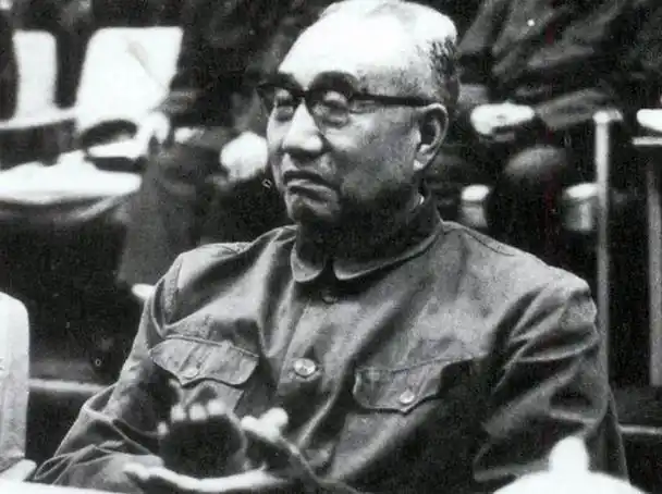 四方面军参谋长李特因何而死?老首长徐向前:他是好人,