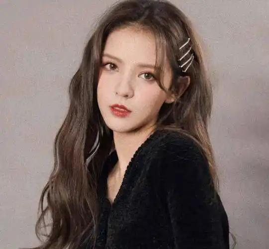 王思聪最美前任,曾被"普信男"逼到退出节目,张予曦相信有真爱_万国鹏